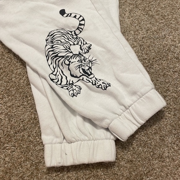 white hollister sweatpants - Picture 6 of 6
